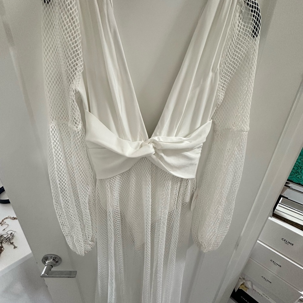 Elegant White Mesh Sleeve Dress